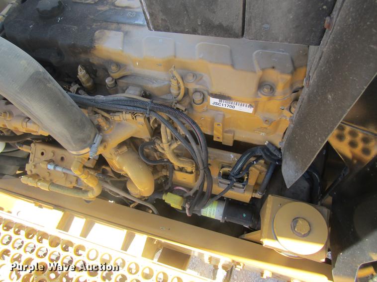 image for item DC4378 2010 Ag-Chem RoGator 1386 dry spreader applicator