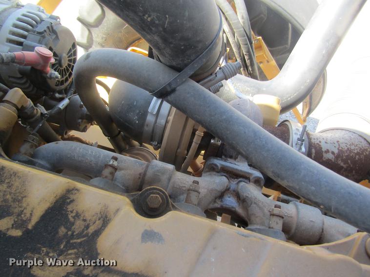 image for item DC4378 2010 Ag-Chem RoGator 1386 dry spreader applicator