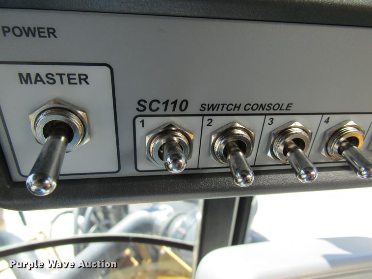 image for item DC4378 2010 Ag-Chem RoGator 1386 dry spreader applicator