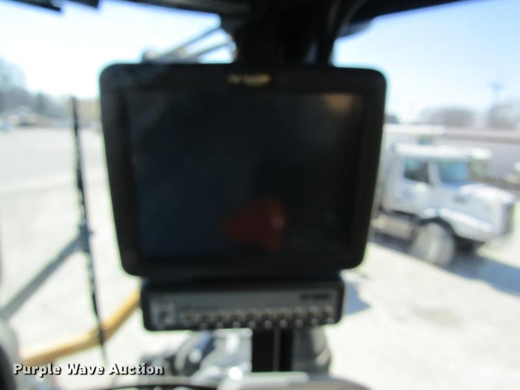 image for item DC4378 2010 Ag-Chem RoGator 1386 dry spreader applicator