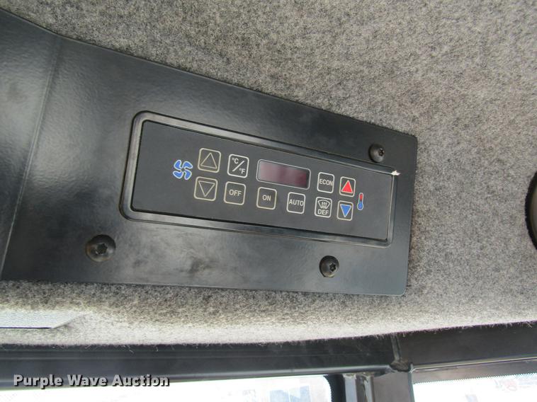 image for item DC4378 2010 Ag-Chem RoGator 1386 dry spreader applicator