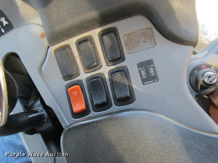 image for item DC4378 2010 Ag-Chem RoGator 1386 dry spreader applicator