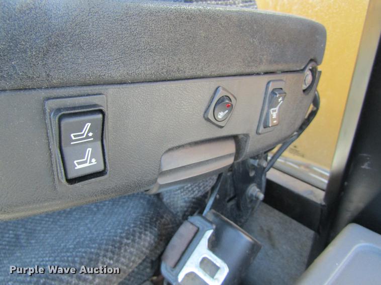 image for item DC4378 2010 Ag-Chem RoGator 1386 dry spreader applicator