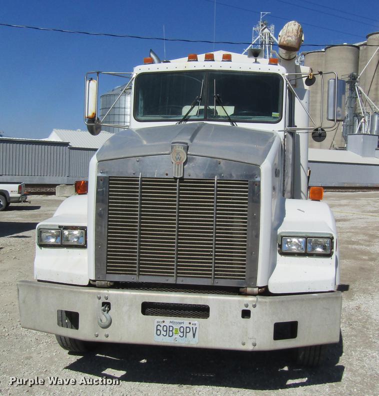 image for item DC4379 1992 Kenworth T800 tender truck