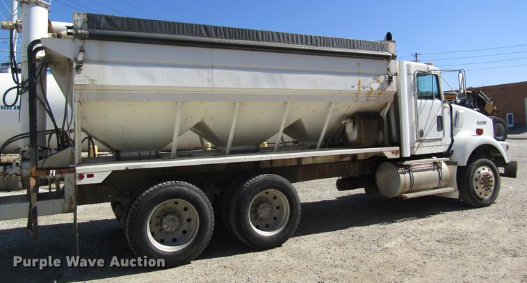 image for item DC4379 1992 Kenworth T800 tender truck