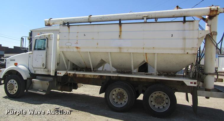 image for item DC4379 1992 Kenworth T800 tender truck