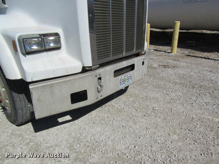 image for item DC4379 1992 Kenworth T800 tender truck