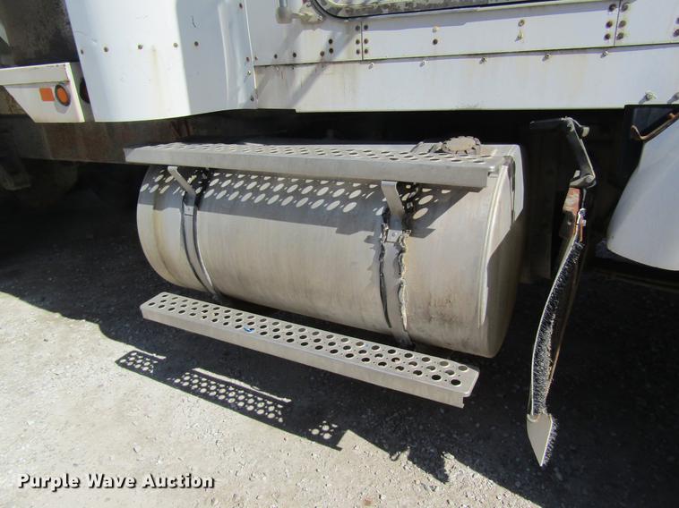 image for item DC4379 1992 Kenworth T800 tender truck