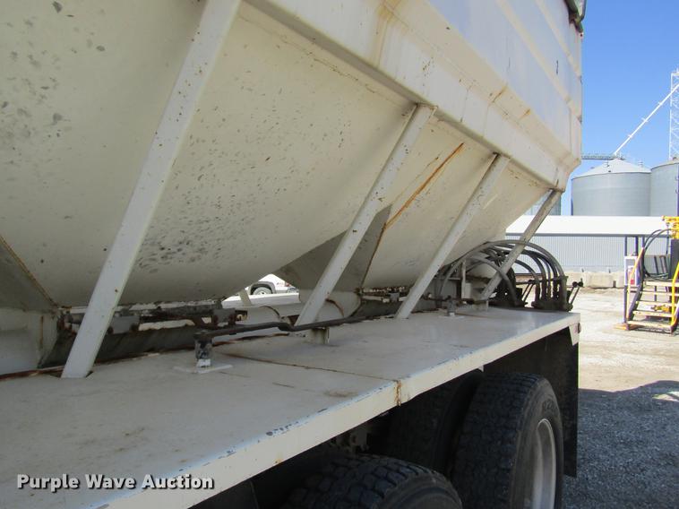 image for item DC4379 1992 Kenworth T800 tender truck