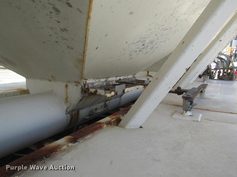 image for item DC4379 1992 Kenworth T800 tender truck