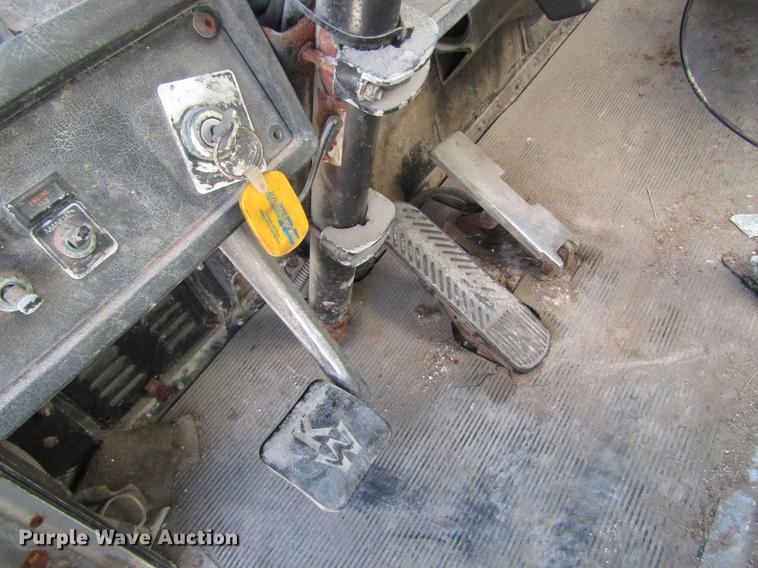 image for item DC4379 1992 Kenworth T800 tender truck