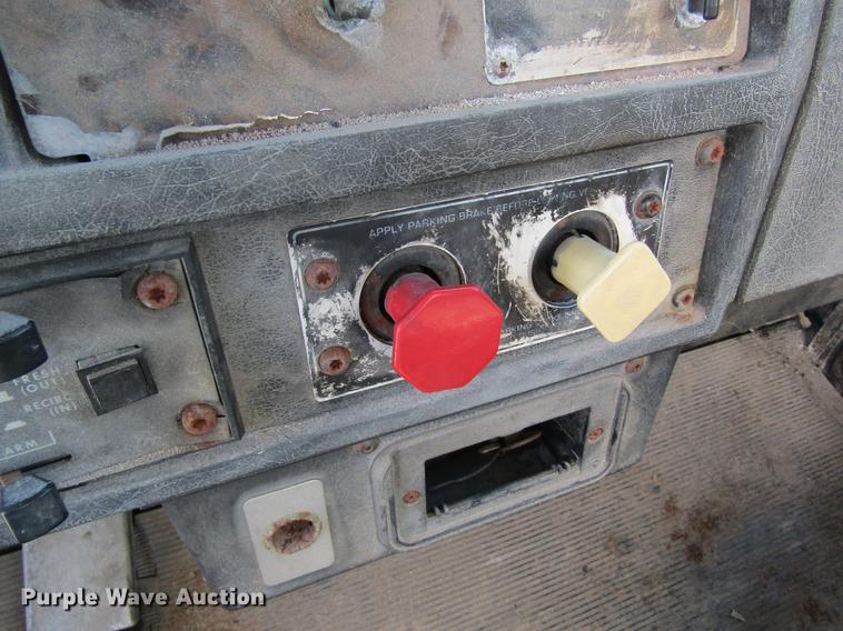 image for item DC4379 1992 Kenworth T800 tender truck