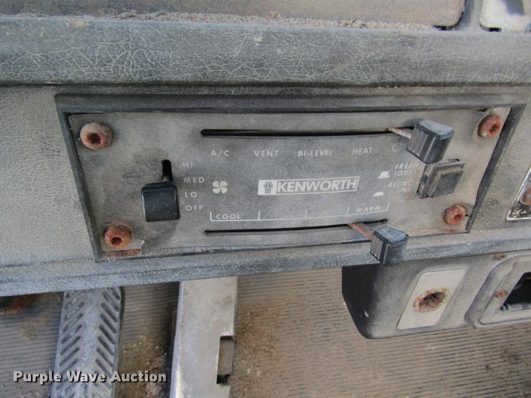 image for item DC4379 1992 Kenworth T800 tender truck