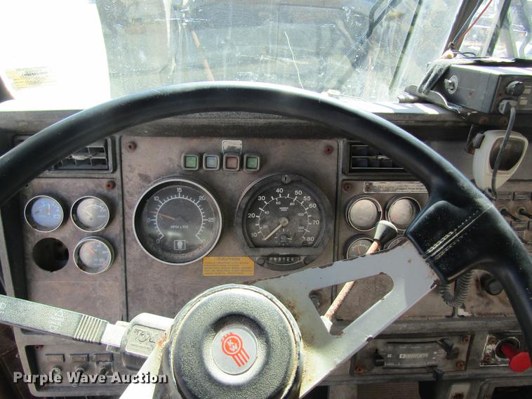 image for item DC4379 1992 Kenworth T800 tender truck