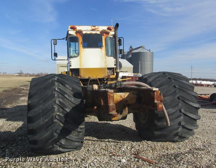 image for item DC4402 1992 Ag-Chem TerraGator 1803 applicator chassis