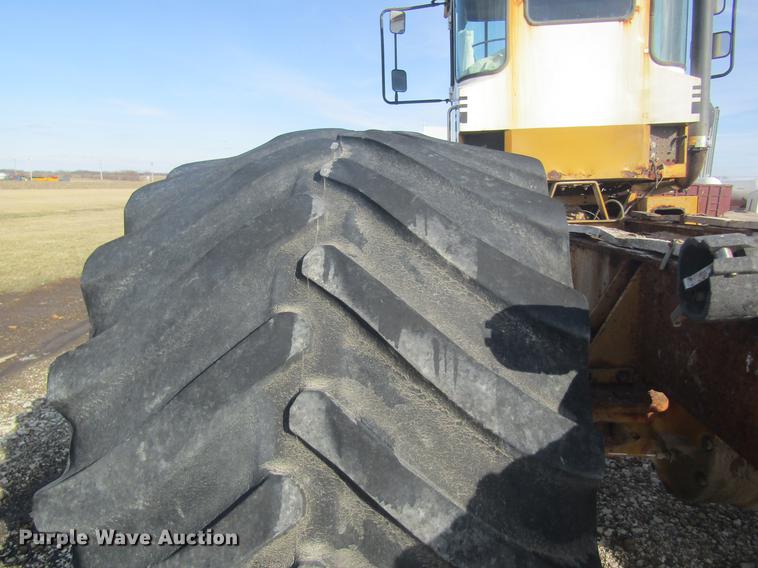 image for item DC4402 1992 Ag-Chem TerraGator 1803 applicator chassis