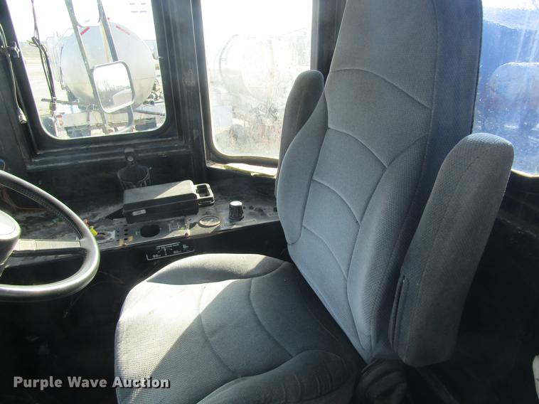 image for item DC4402 1992 Ag-Chem TerraGator 1803 applicator chassis