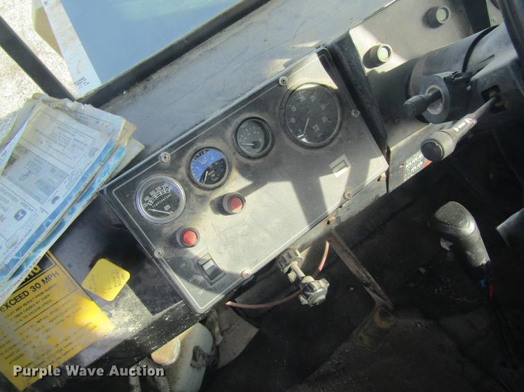 image for item DC4402 1992 Ag-Chem TerraGator 1803 applicator chassis