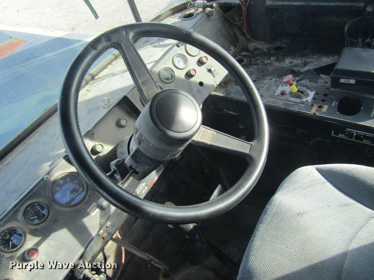 image for item DC4402 1992 Ag-Chem TerraGator 1803 applicator chassis