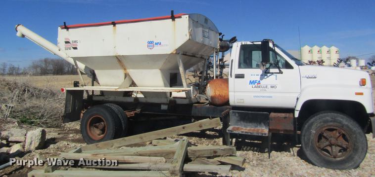 image for item DC4403 1995 Chevrolet Kodiak feed mixer truck