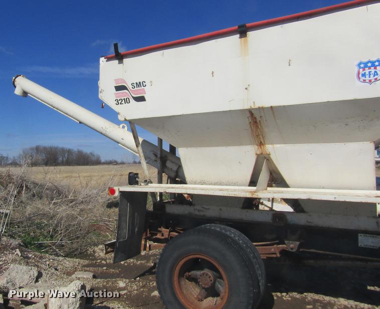 image for item DC4403 1995 Chevrolet Kodiak feed mixer truck