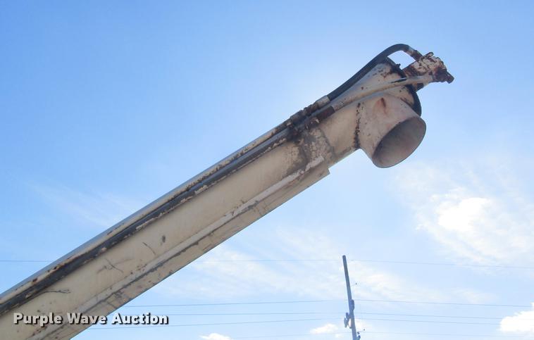 image for item DC4403 1995 Chevrolet Kodiak feed mixer truck