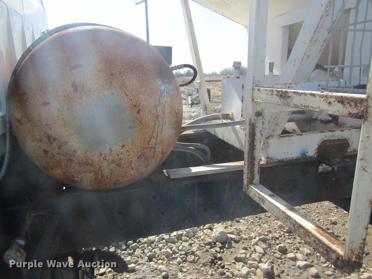 image for item DC4403 1995 Chevrolet Kodiak feed mixer truck