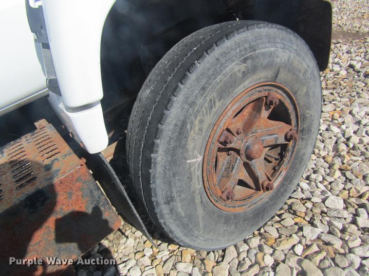 image for item DC4403 1995 Chevrolet Kodiak feed mixer truck