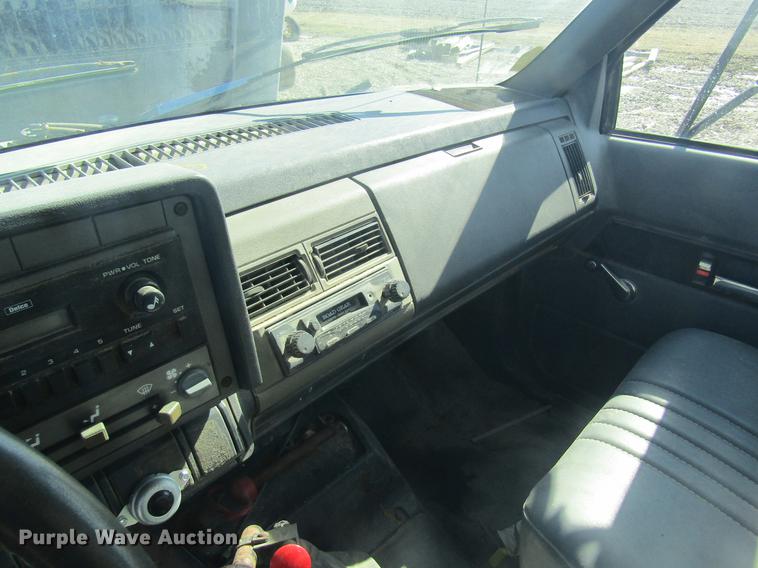 image for item DC4403 1995 Chevrolet Kodiak feed mixer truck