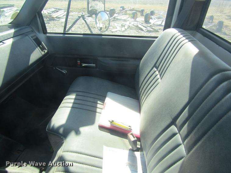 image for item DC4403 1995 Chevrolet Kodiak feed mixer truck