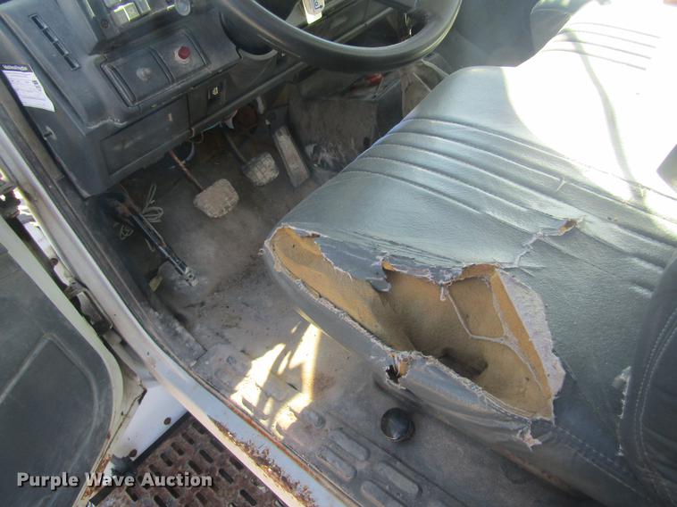 image for item DC4403 1995 Chevrolet Kodiak feed mixer truck