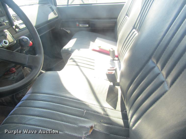 image for item DC4403 1995 Chevrolet Kodiak feed mixer truck