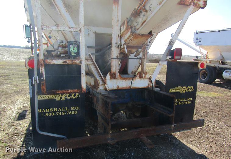 image for item DC4404 1995 Chevrolet Kodiak feed mixer truck