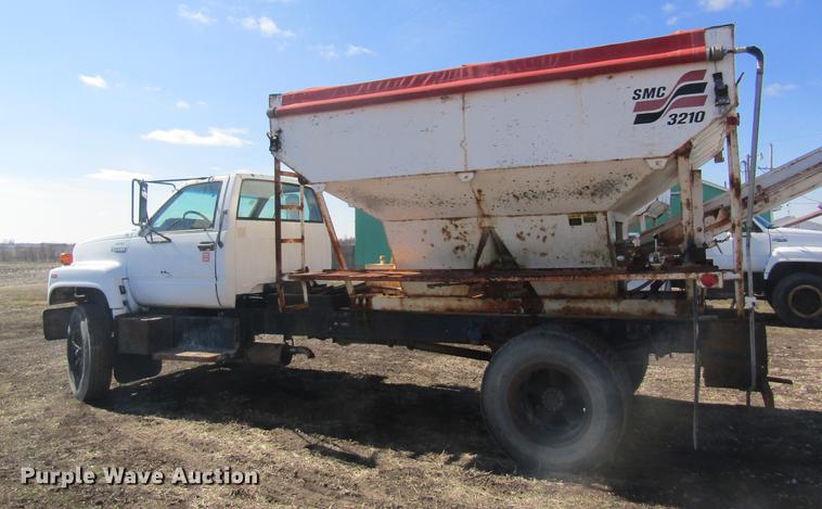 image for item DC4404 1995 Chevrolet Kodiak feed mixer truck