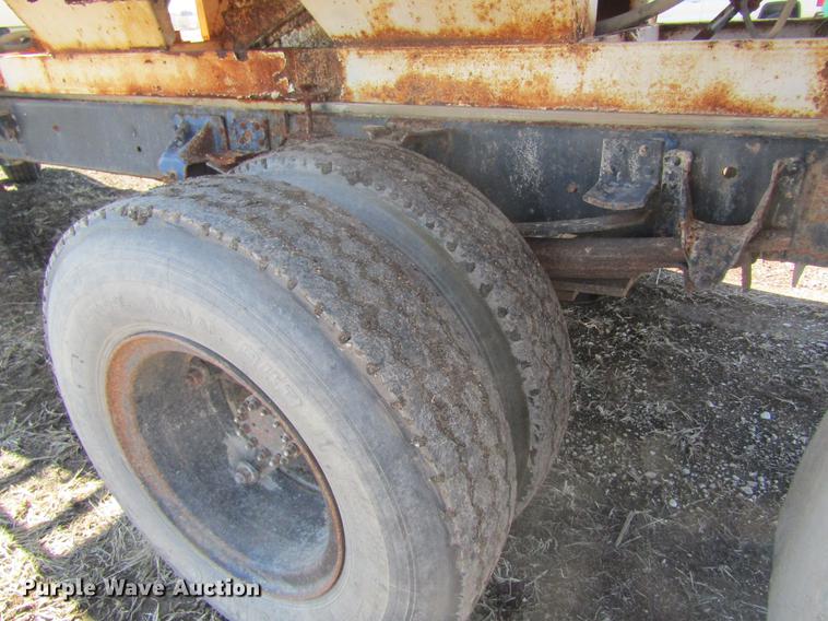 image for item DC4404 1995 Chevrolet Kodiak feed mixer truck