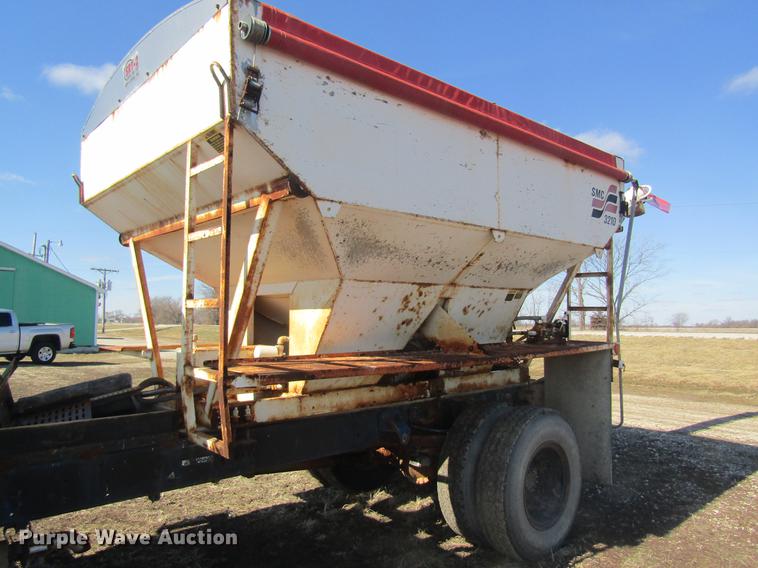 image for item DC4404 1995 Chevrolet Kodiak feed mixer truck