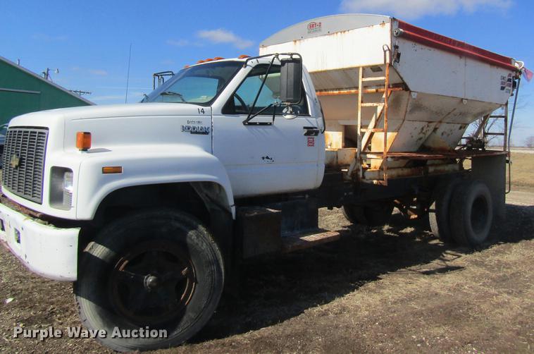 image for item DC4404 1995 Chevrolet Kodiak feed mixer truck