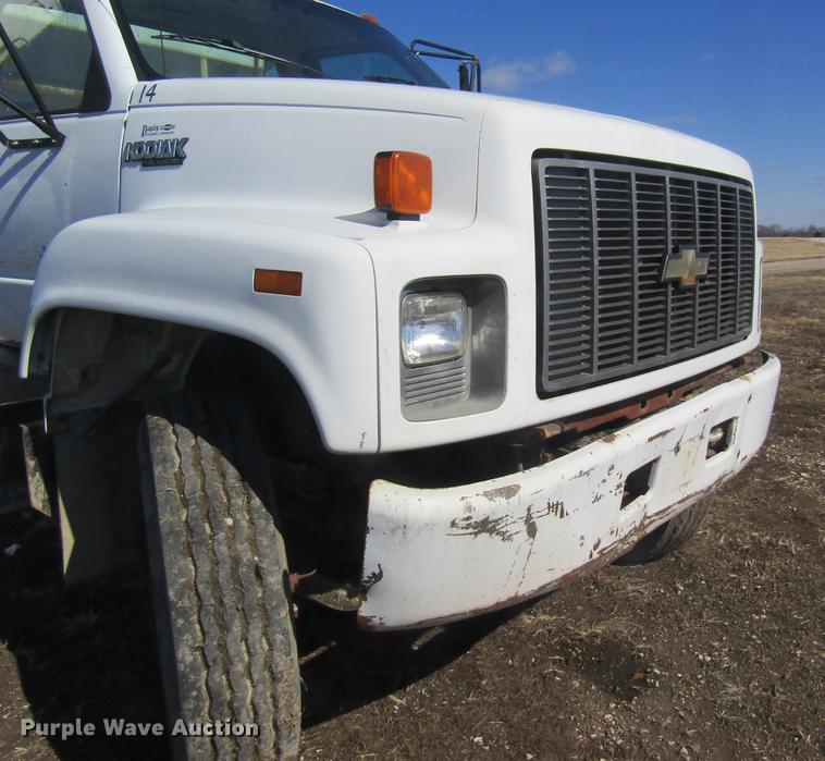 image for item DC4404 1995 Chevrolet Kodiak feed mixer truck