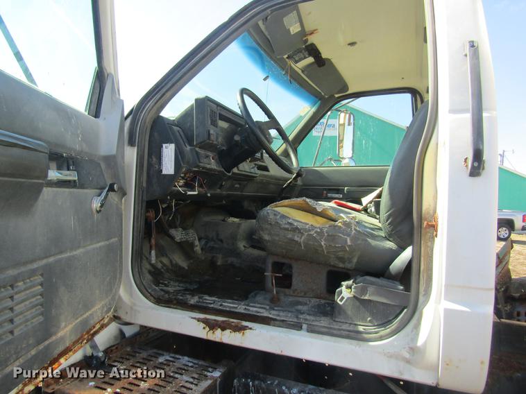 image for item DC4404 1995 Chevrolet Kodiak feed mixer truck