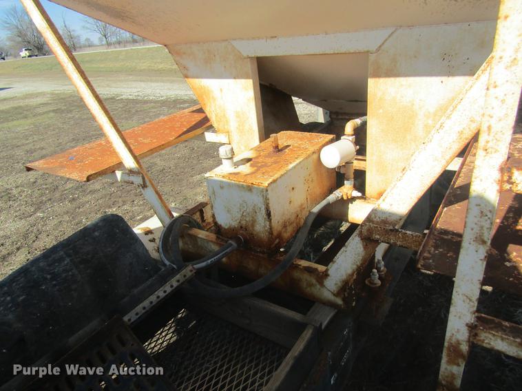 image for item DC4404 1995 Chevrolet Kodiak feed mixer truck