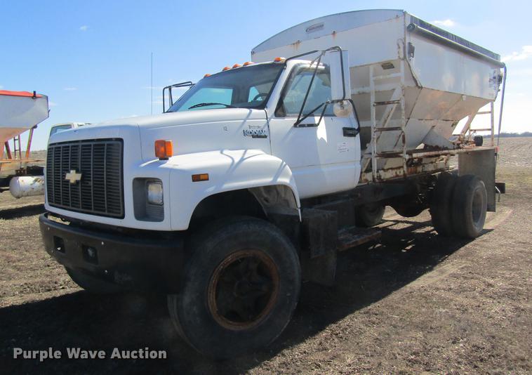 image for item DC4405 1995 Chevrolet Kodiak feed mixer truck