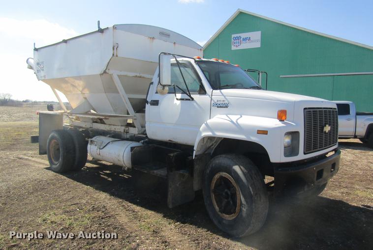 image for item DC4405 1995 Chevrolet Kodiak feed mixer truck