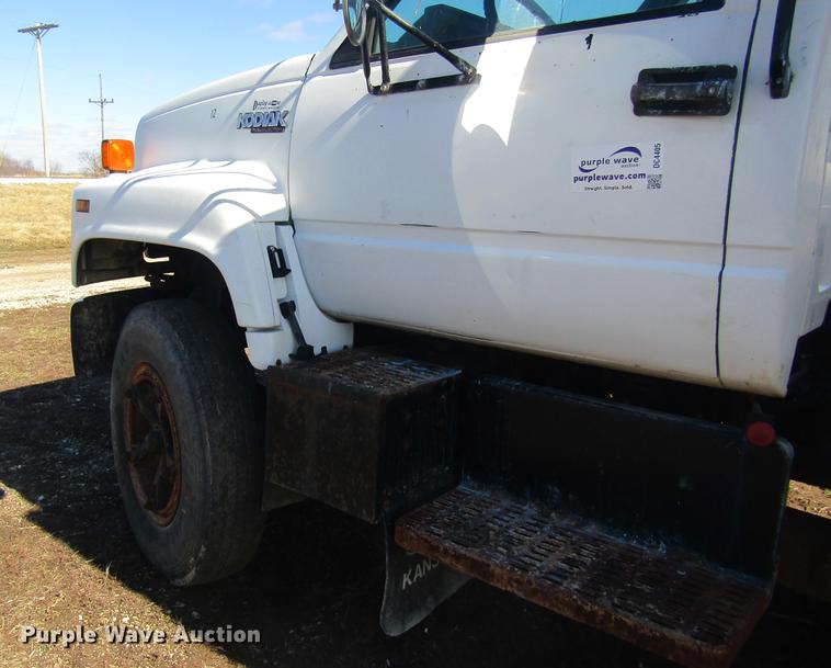 image for item DC4405 1995 Chevrolet Kodiak feed mixer truck