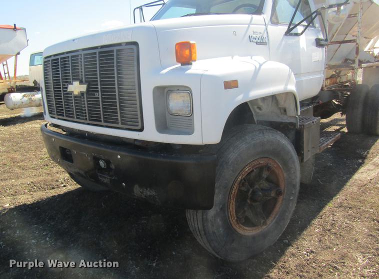 image for item DC4405 1995 Chevrolet Kodiak feed mixer truck