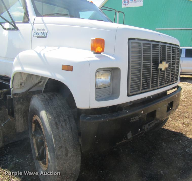 image for item DC4405 1995 Chevrolet Kodiak feed mixer truck