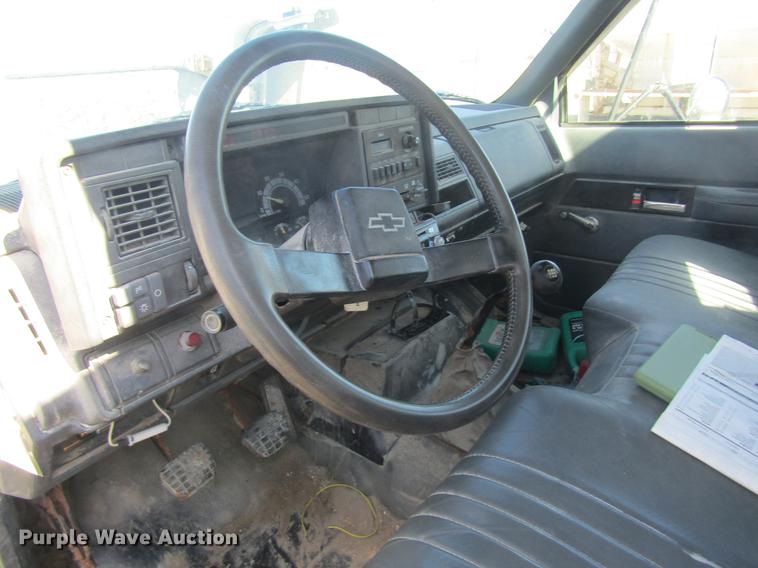 image for item DC4405 1995 Chevrolet Kodiak feed mixer truck