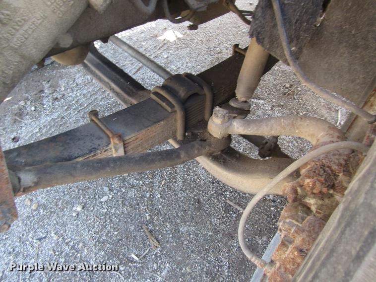 image for item DC4407 1985 International 1954 feed mixer truck