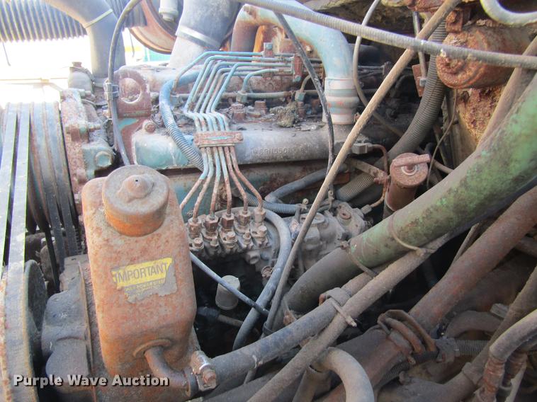 image for item DC4407 1985 International 1954 feed mixer truck