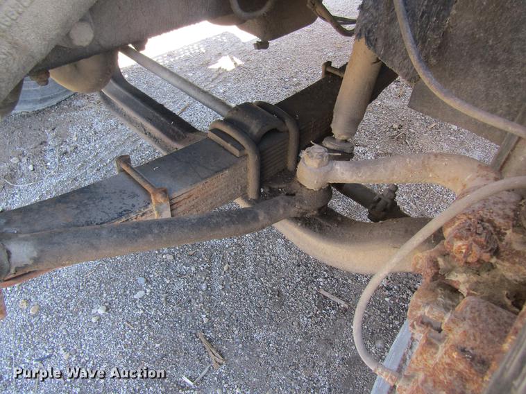 image for item DC4407 1985 International 1954 feed mixer truck