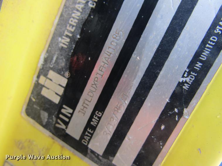 image for item DC4407 1985 International 1954 feed mixer truck